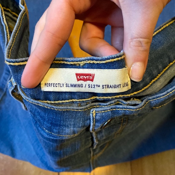 Levi Jeans - Picture 2 of 4